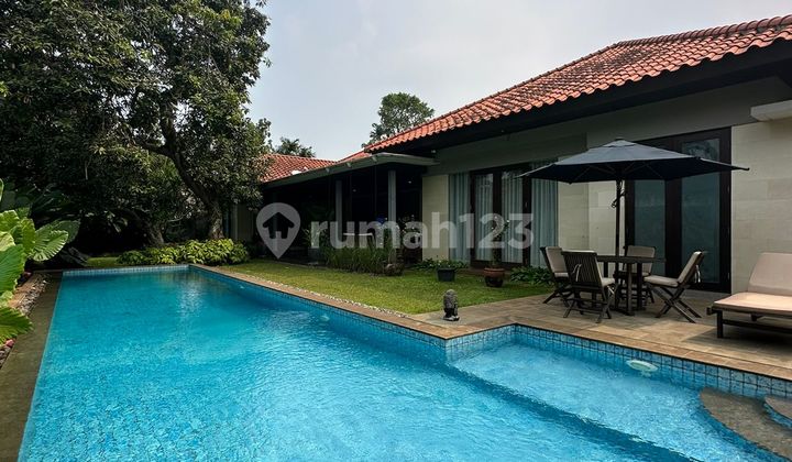 For Sale Kemang Designed By Yori Antar Bangunan 1 Lantai, Halaman Luas For Sale Kemang Designed By Yori Antar Bangunan 1 Lantai, Halaman Luas