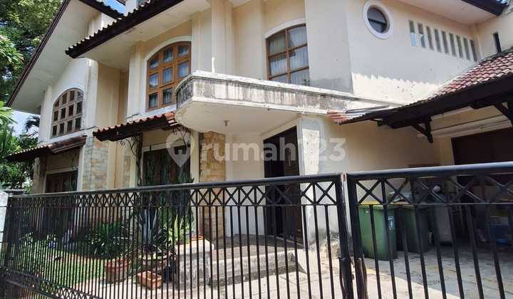 Dijual Rumah Megah Dan Asri di Kompleks Villa Cinere Mas 1