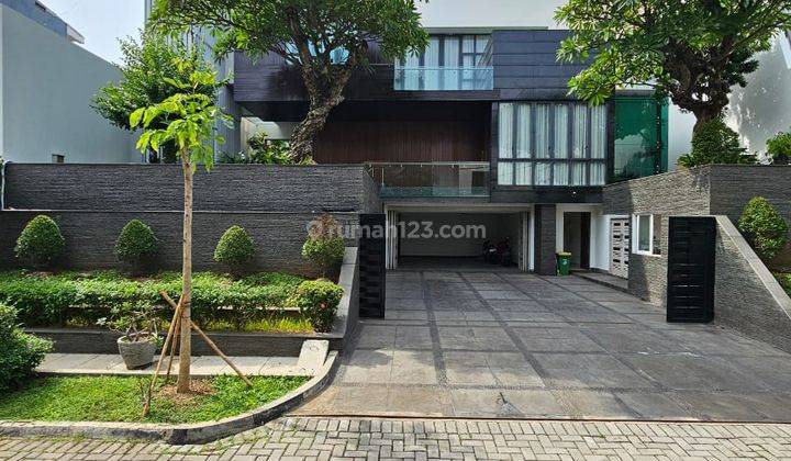 Rumah Mewah Design Modern di Simprug Golf Jakarta Selatan 1