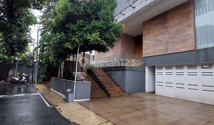 Rumah Modern Di Dalam Komplek Jl Hr. Harsono Ragunan  1