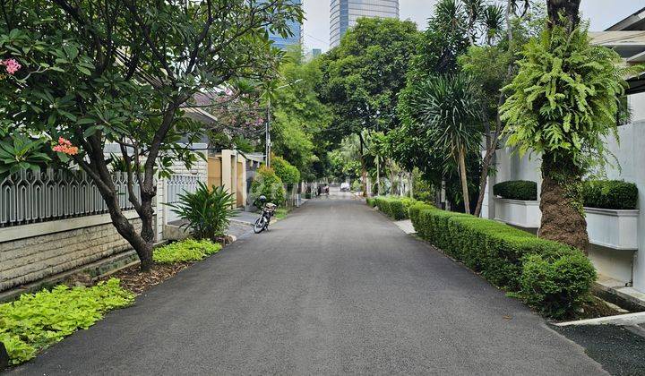 Rumah 2 Lantai SHM di Megakuningan Jakarta Selatan 2