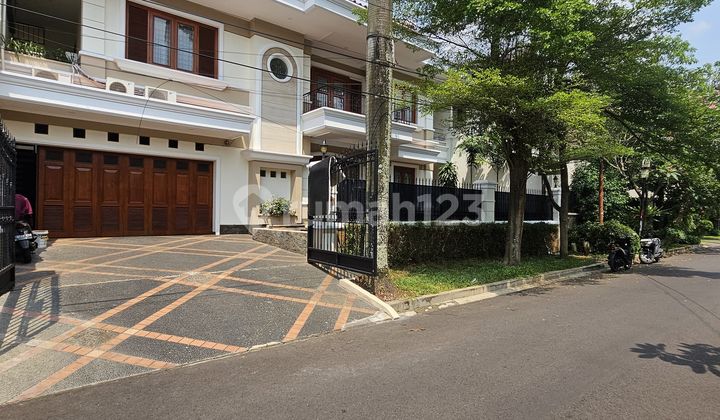 JUAL RUMAH DI PONDOK INDAH, JAKARTA SELATAN.   AREA PREMIUM, JALAN LEBAR DAN TENANG