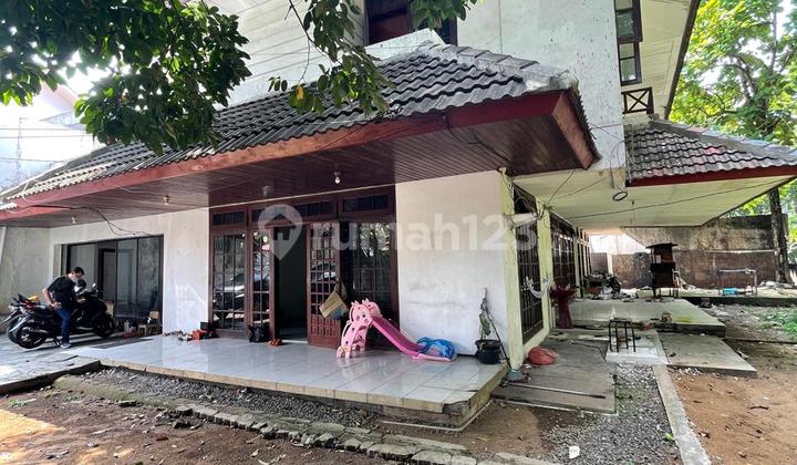 DIJUAL RUMAH KEBAYORAN BARU JAKARTA SELATAN