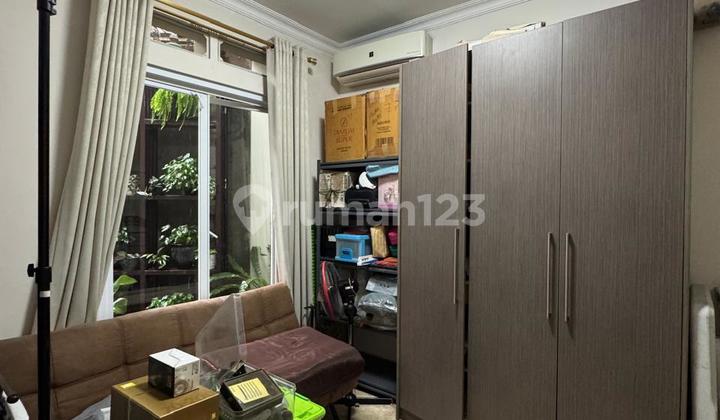 Dijual Rumah Siap Huni Classic dengan Taman Yg Luas di Kebayoran Lama Jakarta Selatan 2