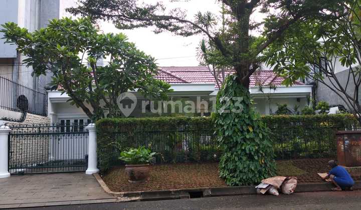 Rumah Pondok Indah Jakarta Selatan