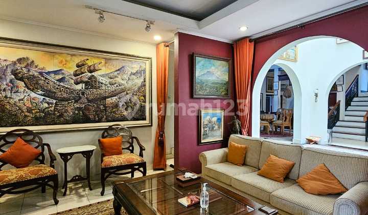 Turun Harga Rumah Perlu Renovasi Pondok Indah  Jakarta Selatan