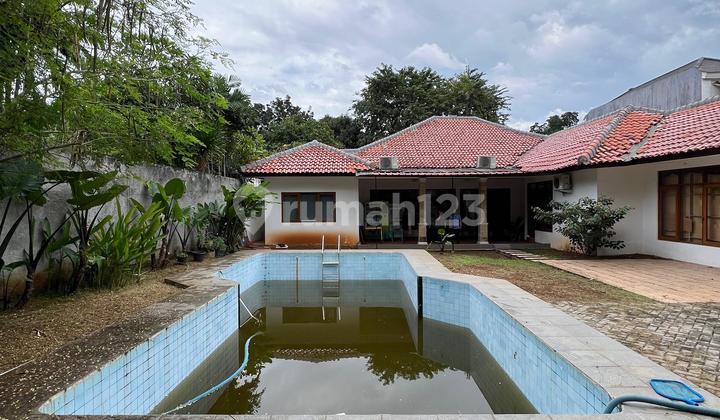 Dijual Rumah Lama Hitung Tanah Lokasi Prime Area Lingkungan Nyaman Dan Tenang Dijual Rumah Lama Hitung Tanah Lokasi Prime Area Lingkungan Nyaman Dan Tenang