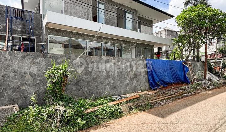 House For Sale - [Pondok Indah] Rumah Baru, Posisi Hook.
