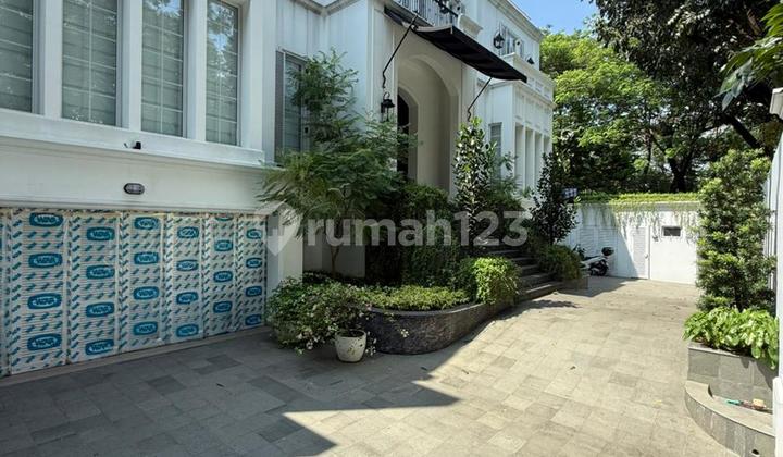 Brand New House In Menteng Luxurious American Classic