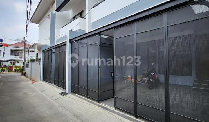 Turun Harga Rumah Dekat Jalan Utama di Kav Dki Pondok Kelapa