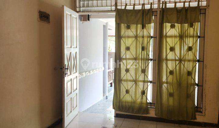 Rumah 2 Lantai Bagus Unfurnished di Bintaro, Tangerang Selatan 2