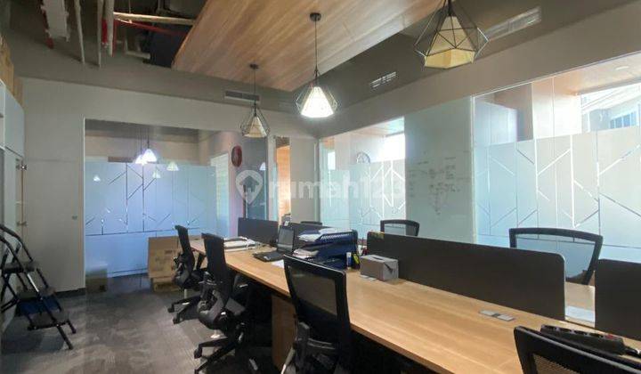 Kantor Soho Capital Fully Furnished di Sewakan High Zone Luas 175 Sqm  1