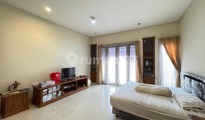 Rumah Bagus Hak milik, Pondok Indah Jakarta Selatan
