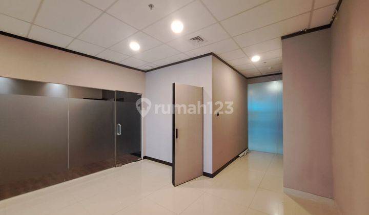 Office Space SOHO Capital kondisi Fitted bagus, High Zone, for rent size 136 sqm  1