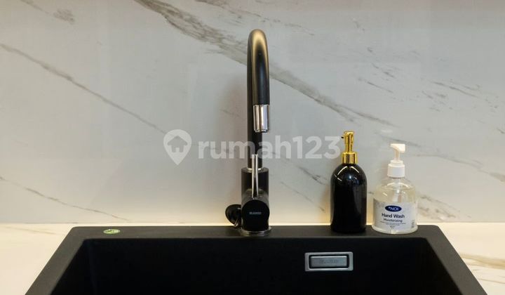 SOHO Podomoro City type Avenue Furnished Hunian dijual, Harga nego 2