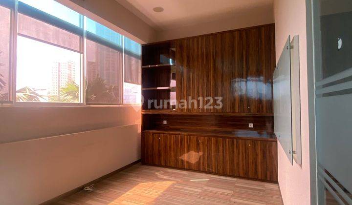 Office dijual turun harga luasan 900an bagus ada taman  2