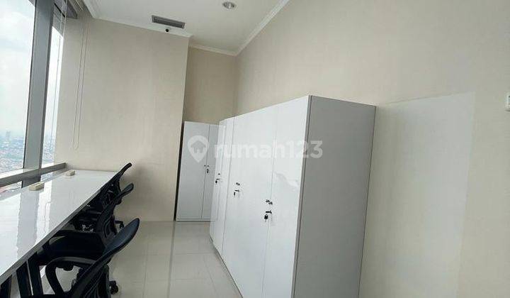 Disewakan Office Space Soho Capital Furnished Jakarta Barat  2