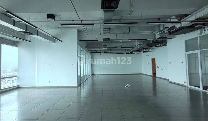 Kantor Soho Capital Unit Combine Luas 279 M2 Kondisi Fitted Bagus  2