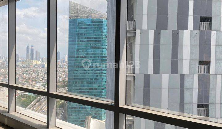 Kantor Soho Capital Kondisi Fitted di Sewakan  2