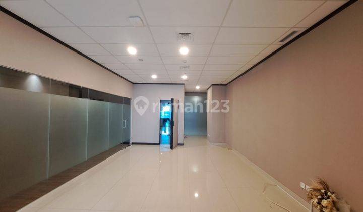 Office Space SOHO Capital kondisi Fitted bagus, High Zone, for rent size 136 sqm  2