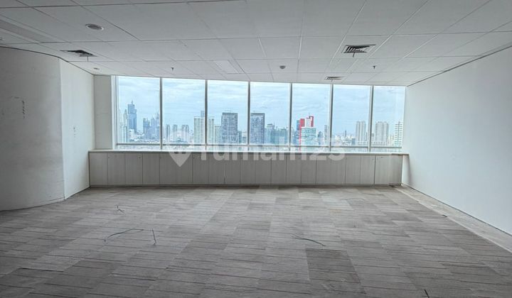 Office Space Axa Tower For Sale Available 200 - 2000 Sqm 2