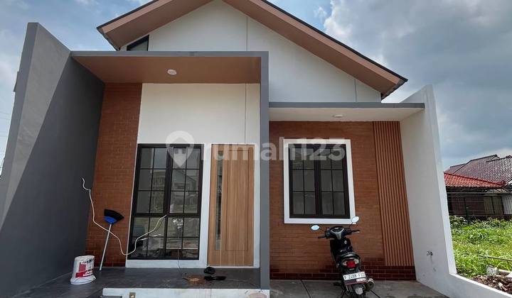 Rumah Modern Akses 10 Menit ke Tol Desari& 15 Menit ke Stasiun Rumah Modern Akses 10 Menit ke Tol Desari& 15 Menit ke Stasiun