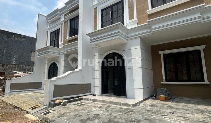 Rumah Modern Classic Dekat Stasiun Depok dan Tol