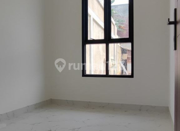 Modern New House with Complete Facilities, 8-Minute Access to Limo Toll Road. 2