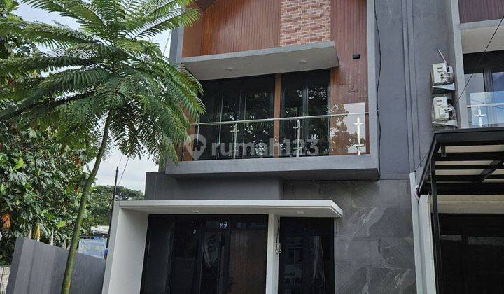 Rumah di Pinggir Jalan Raya Akses 5 menit ke Tol Cimanggis 1