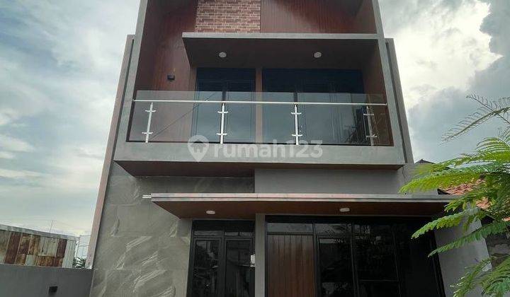 Rumah Baru di Pinggir Jalan Raya akses 5 Menit ke Tol Cimanggis 1