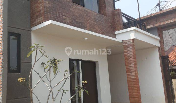 Townhouse Mewah 2 Lantai Ciledug Tangerang Lokasi Strategis Dekat Jalan Raya dan Tol 1