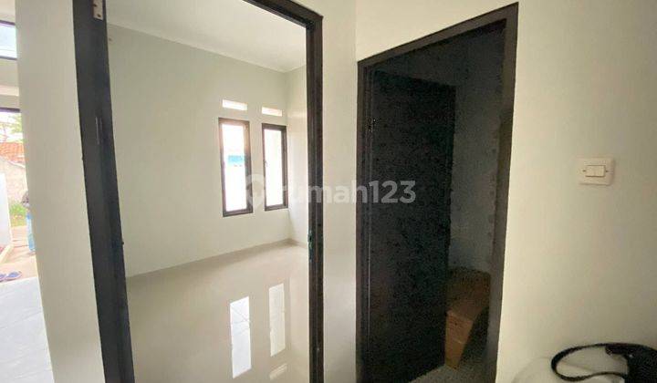 Rumah Siap Huni 5 Menit Gdc 10 Menit Ke Stasiun Depok 7