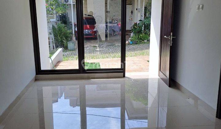 Rumah 2 Lantai SHM Siap Huni Cinere Depok 10 Menit Tol Desari 3