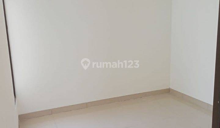 Rumah 2 Lantai Akses Jalan Utama 5 Menit Jalan Juanda Raya Depok 4