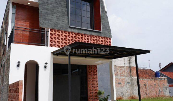 Rumah 2.5 LT Siap Huni Dinding Bata Merah 10 Menit ke Tol Cibubur 2