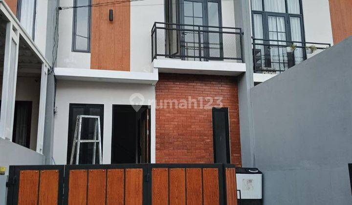 Rumah 2 Lantai Siap Huni 10 Menit Stasiun Depok Dan Tol Cijago 2