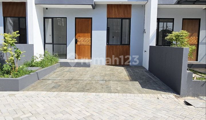 Modern Ready Stock House, 7-minute access to Bogor Station. 2