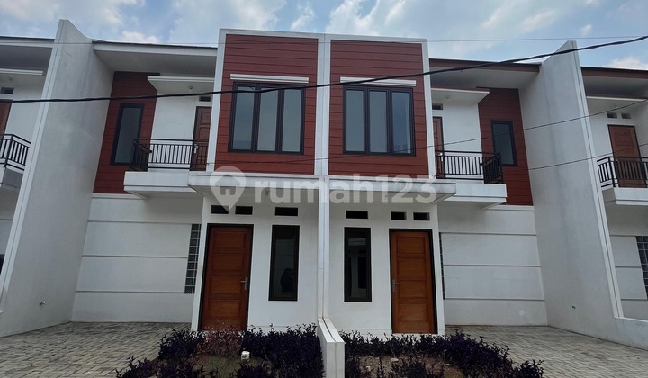 Modern New House strategic access 12 minutes to Bekasi City Station.