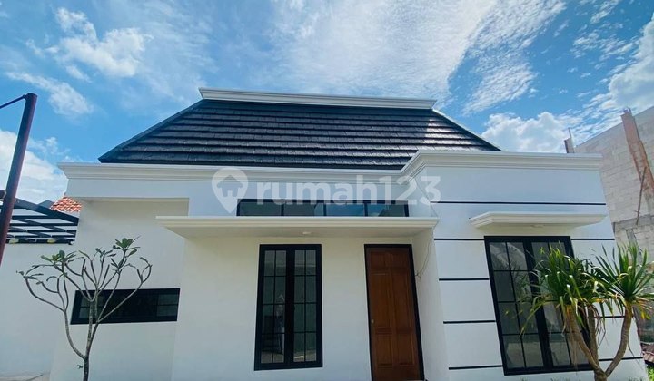 Rumah Modern Siaphuni diapit 3 pintu Tol Kukusan, Limo dan Desari