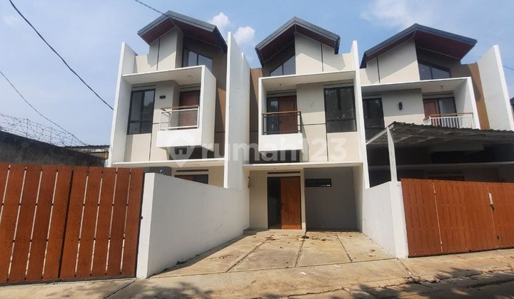 Rumah modern di Serpong akses dekat Stasiun dan Tol