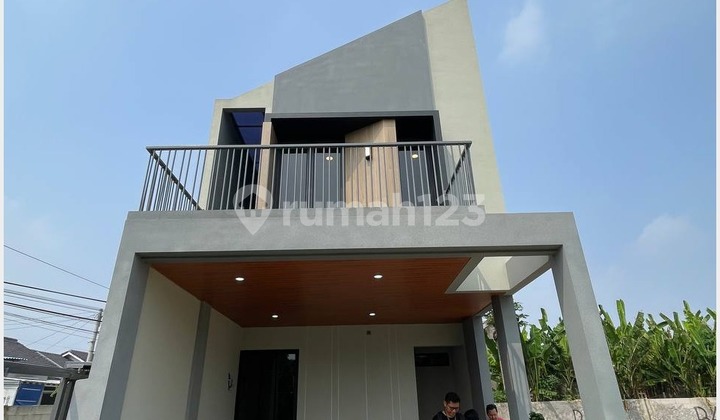 Japanese-style house with 5-minute access to Limo Toll Road. 2