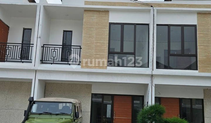 Rumah Baru Siap Huni modern Akses 3 menit ke LRT Cibubur