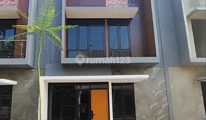 Rumah 2 Lt Siap Huni Tanah Luas 5 Menit Tol Cimanggis,stasiun Lrt 1