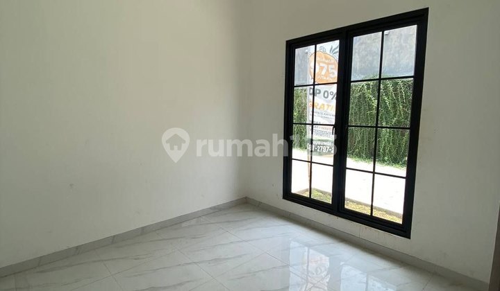Rumah Modern Siaphuni diapit 3 pintu Tol Kukusan, Limo dan Desari