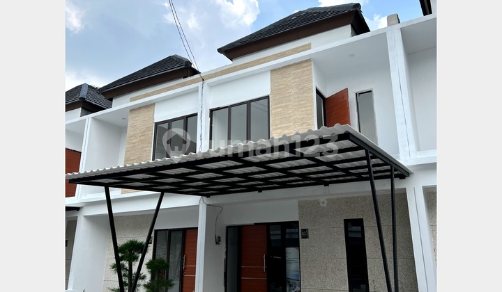 New European House, 3 minutes to Cibubur LRT and the Toll Road.