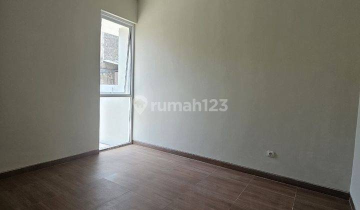 Rumah Mewah Modern Super luas akses 5 menit ke Tol Kukusan 2