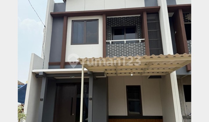 Scandinavian House 10 Minutes Access to Cibubur Toll Road & Cisalak Toll Road