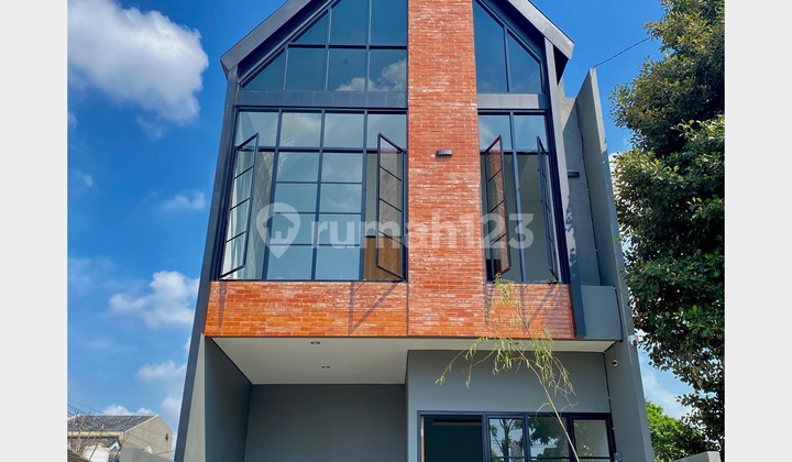 Rumah Ready stock lokasi 300 meter atau kurang 1 menit ke tol kukusan & 5 menit ke UI Rumah Ready stock lokasi 300 meter atau kurang 1 menit ke tol kukusan & 5 menit ke UI