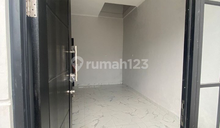 Rumah Baru Siap Huni cuma 10 menit ke stasiun depok