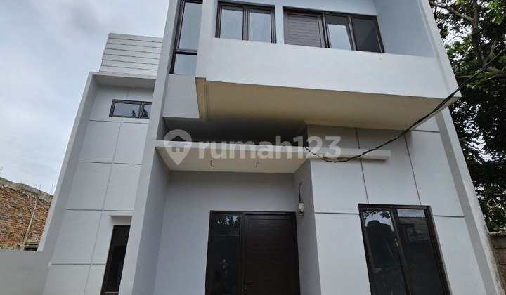 Rumah Scandinavian akses 10 menit ke Stasiun Depok dan dekat Tol